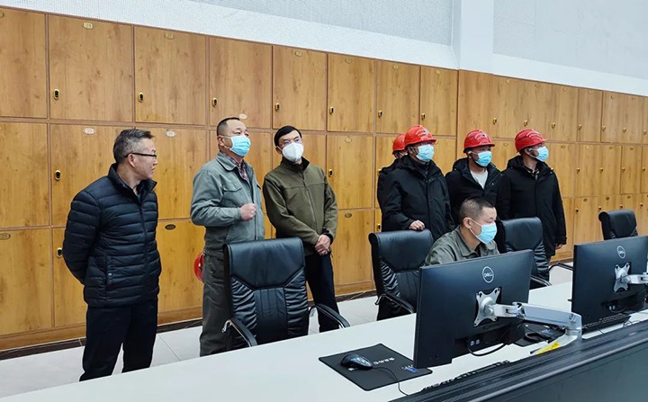 云煤（天博）集团党委副书记、副董事长、总司理高建嵩一行到曲煤焦化公司调研慰问