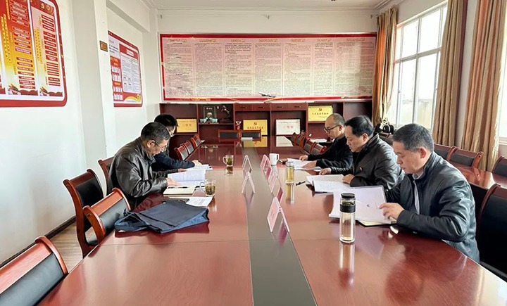 云煤（天博）集团指导组到石油化工供销公司指导民主生涯会