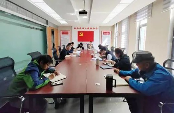 【简讯】天博地产公司党支部开展“以身边事教育身边人”警示教育运动
